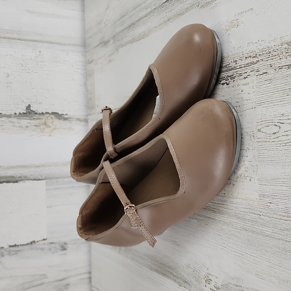 Tan dance tap shoes 1" heel round toe Size 6.5